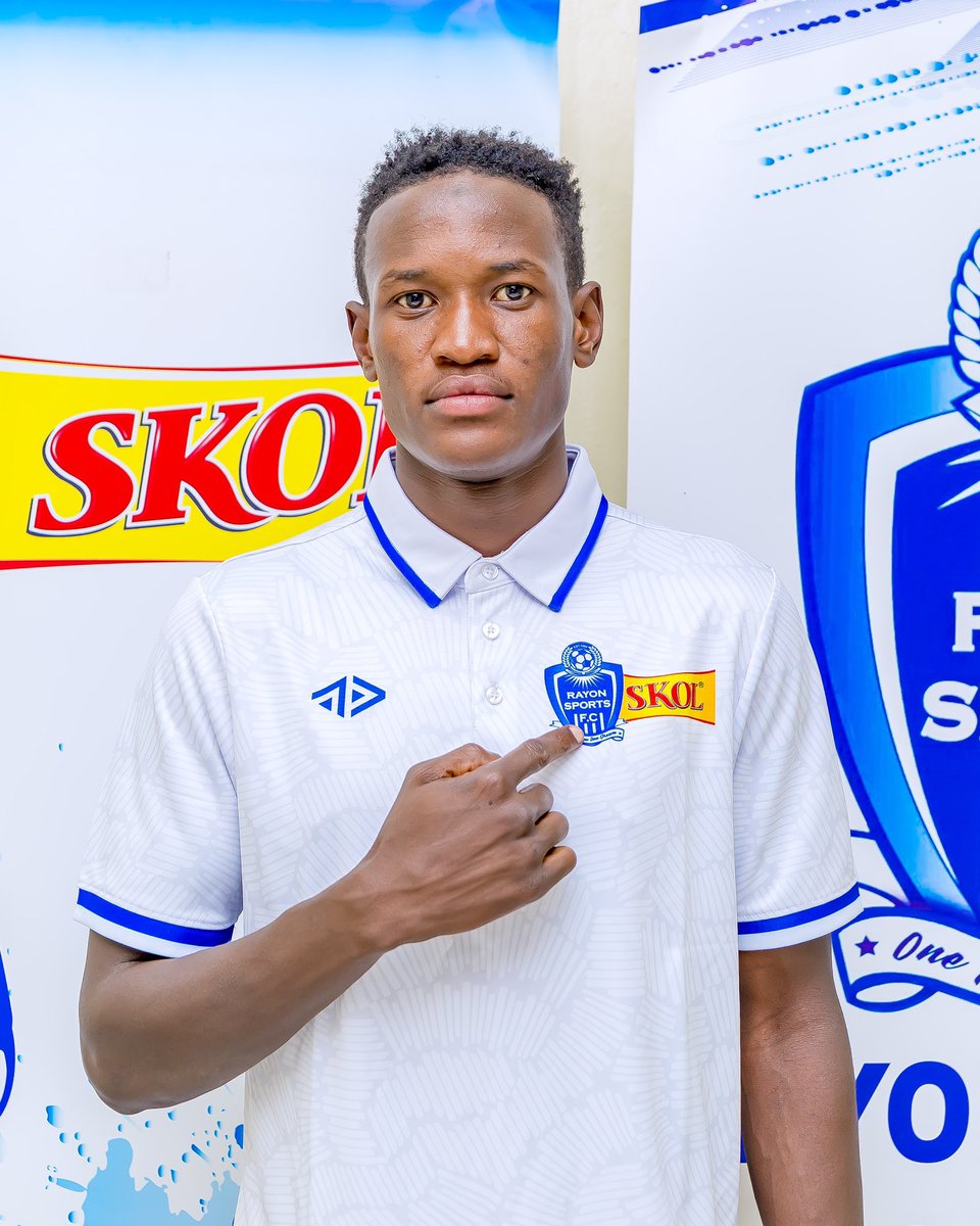 MRutagarama1's tweet photo. Nibwo bwambere ngo yarakomewe #Amashyi na #abafana bโikipe ye nshya @rayon_sports #Ombolenga guhera Ku wa 6 mu mukino wa gicuti na @Gorillafcrwanda 1-1 yemeza ko ariya mashyi atuma umukinnyi mu mukino utaha azakinana #ishyaka ridasanzwe. @rayon_sports @Anarwabuneza @NkakaRaph https://t.co/MDzAPodTjE