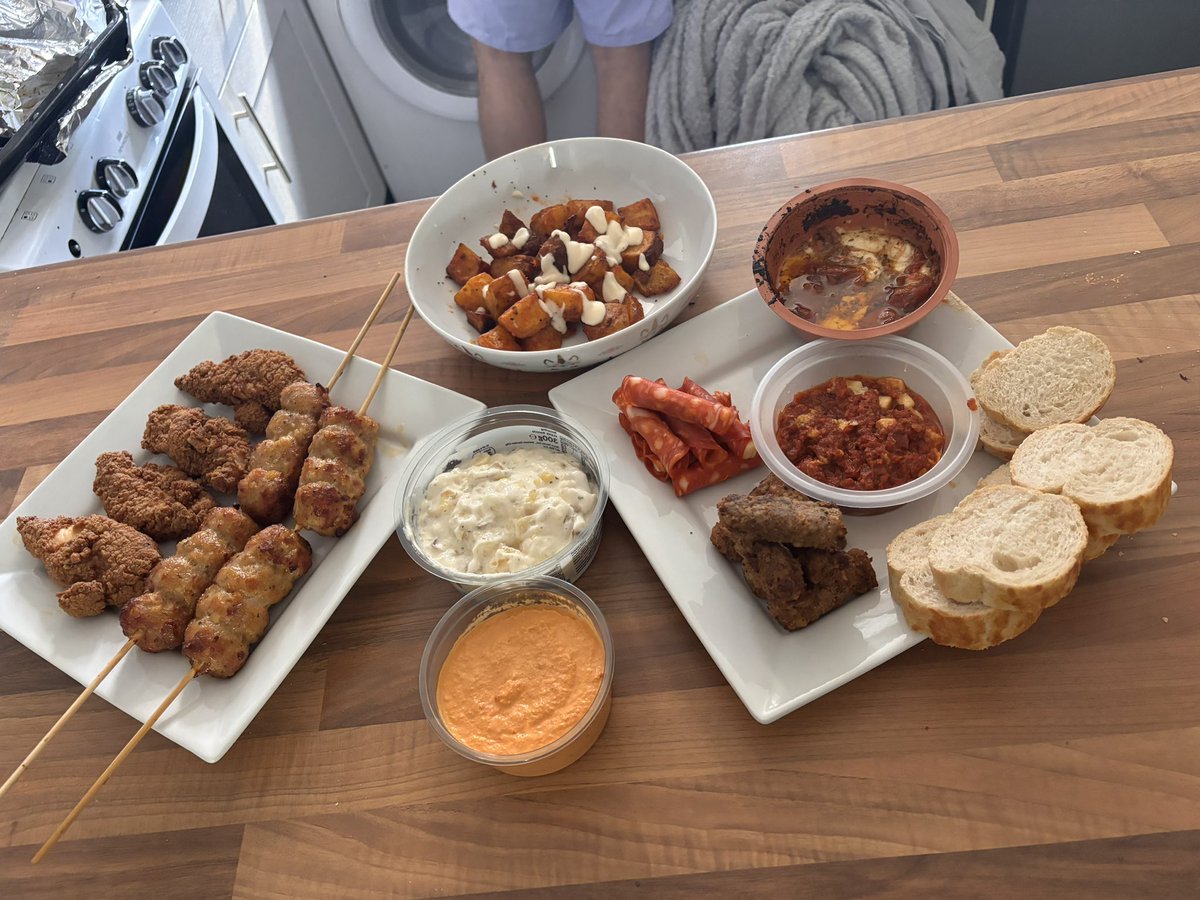 __260597's tweet photo. If tapas is there, I’m there. https://t.co/ZtVgfpvSLh