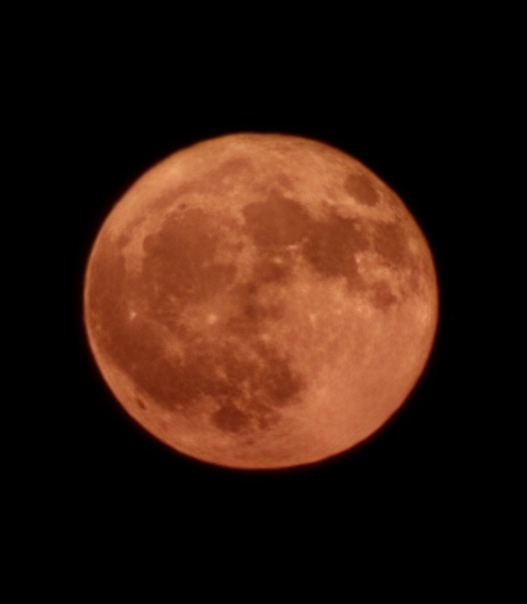 Yıllardır gökyüzünü gözlemlerim, bu pozisyonda asla kızıllaştığına şahit olmadım. Antalya sahili saat 20.30 da kızıllaştı, yaklaşık 15 dakika sürdü