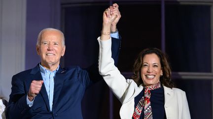 #USElection Joe Biden a publié un deuxième message dans lequel il annonce soutenir la candidature de sa vice-présidente Kamala Harris, qui n'a pas encore réagi publiquement à l'annonce du retrait.