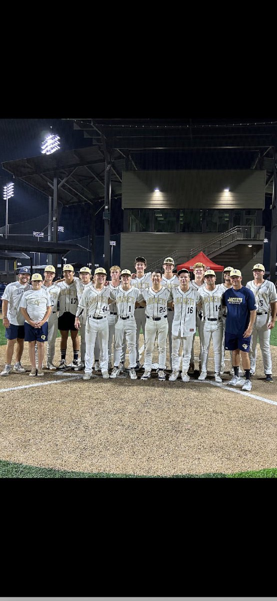 Matt_Smith1730's tweet image. 122-36-10 in 4 seasons 😳👀
10th ranking in the country at 16U 🏆
College baseball on the horizon ✅
Lifelong friends and memories 🤝
Yep, I’d say that’s defines a successful group of young men #Dynasty #GeorgiaJackets17UNatty #BDJ🐝🍆