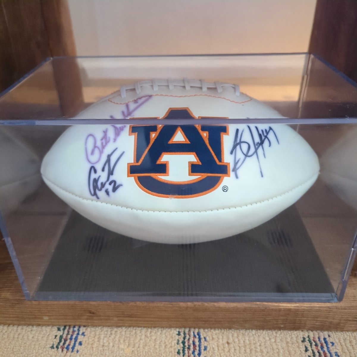 jpeau94's tweet image. My Auburn football signed by the three Heisman winners.  💙🦅🧡