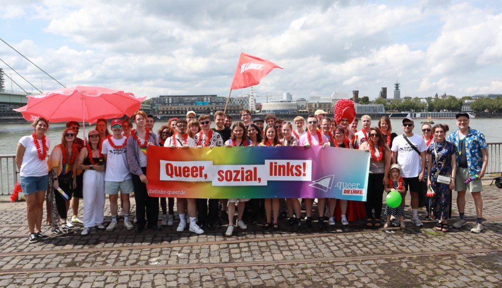 Janine_Wissler's tweet image. Wir feiern den Christopher Street Day, um an die Errungenschaften der Bewegung zu erinnern und um darauf aufmerksam zu machen, dass wir noch weit davon entfernt sind, in einer Gesellschaft der vollständigen Akzeptanz und Gleichberechtigung zu leben.
#csd #ColognePride #dielinke