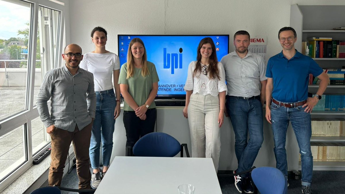 HydroHannes's tweet photo. Together with #ISBS @tuBraunschweig we develop asphalts with high #infiltration capacity for #SpongeCity. #bpi Hannover with @spatenbibi is on board for the impact modelling. It was nice to have kick-of & first infiltration measurements together last week! #GreenInfrastructure https://t.co/w4WqBdHSED