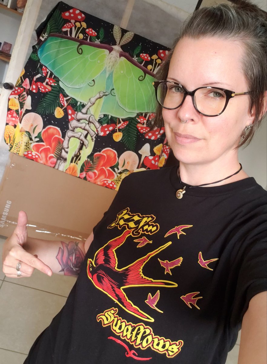 Got my new fav shirt today 🎉🤩 Can't promise it won't eventually get paint all over it lol #omfd #ourflagmeansdeath #suckerforthemerch