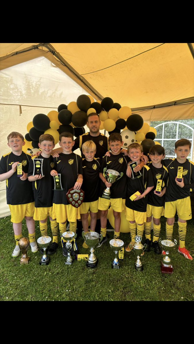 northfieldblk11's tweet image. Belter way to end our season with a boss presentation as usual 🖤💛 #squadgoals #grassroots #properteam