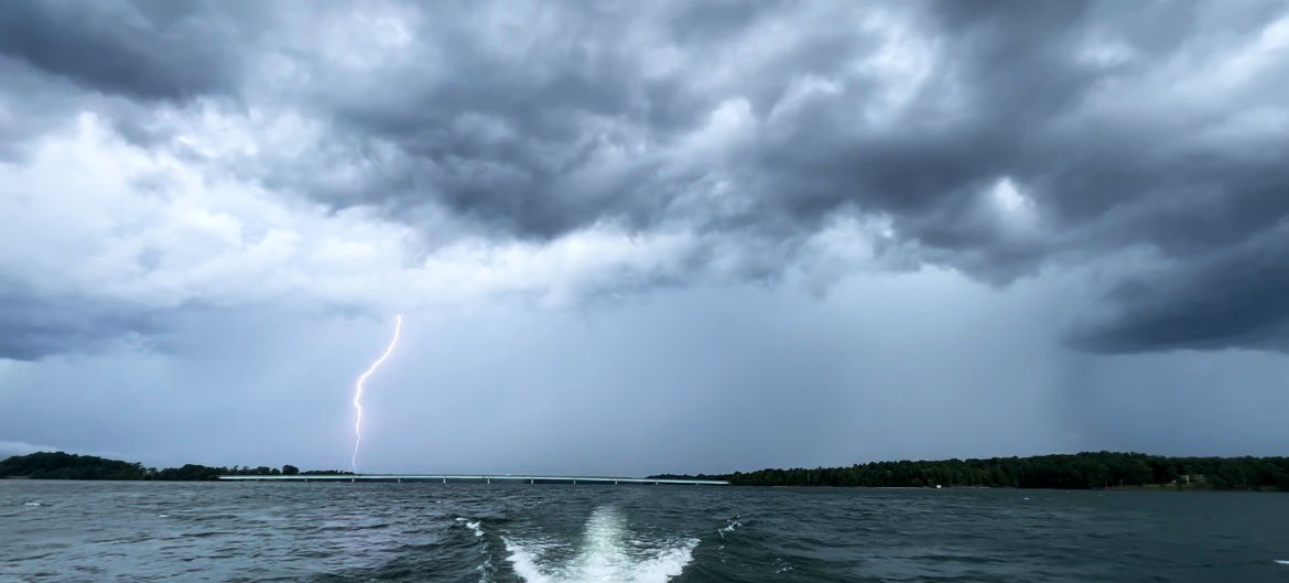 Coach_Faircloth's tweet photo. Currently on Lake Martin, @spann @StephWVTM13 @weswyattweather @mattdanielwx @jpdiceATP https://t.co/5aKvSsMa4J