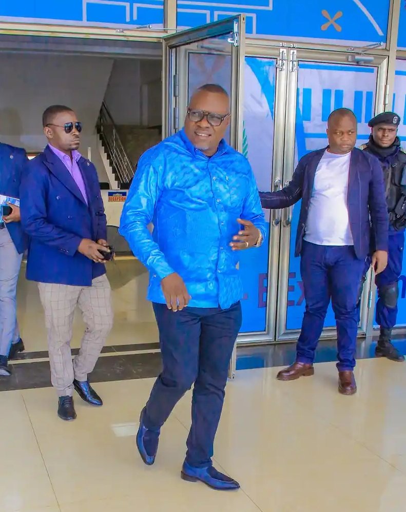 Marcelo_mfumu's tweet photo. Kolwezi: Les agents de l'entreprise Commus retrouvent le chemin du travail "grâce à la médiation" du Vice-président de l'Assemblée provinciale ➡️https://t.co/aDQb2QCQ9I
@COMMUS_SAS 
@archimedekalasa 
#Commus https://t.co/RgJSqhq12C