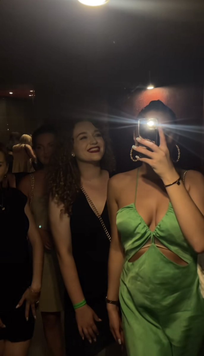 LaraCute_'s tweet photo. 💚🍀🌲🐍🥝🐊🐸 https://t.co/A8aLcxxrmq