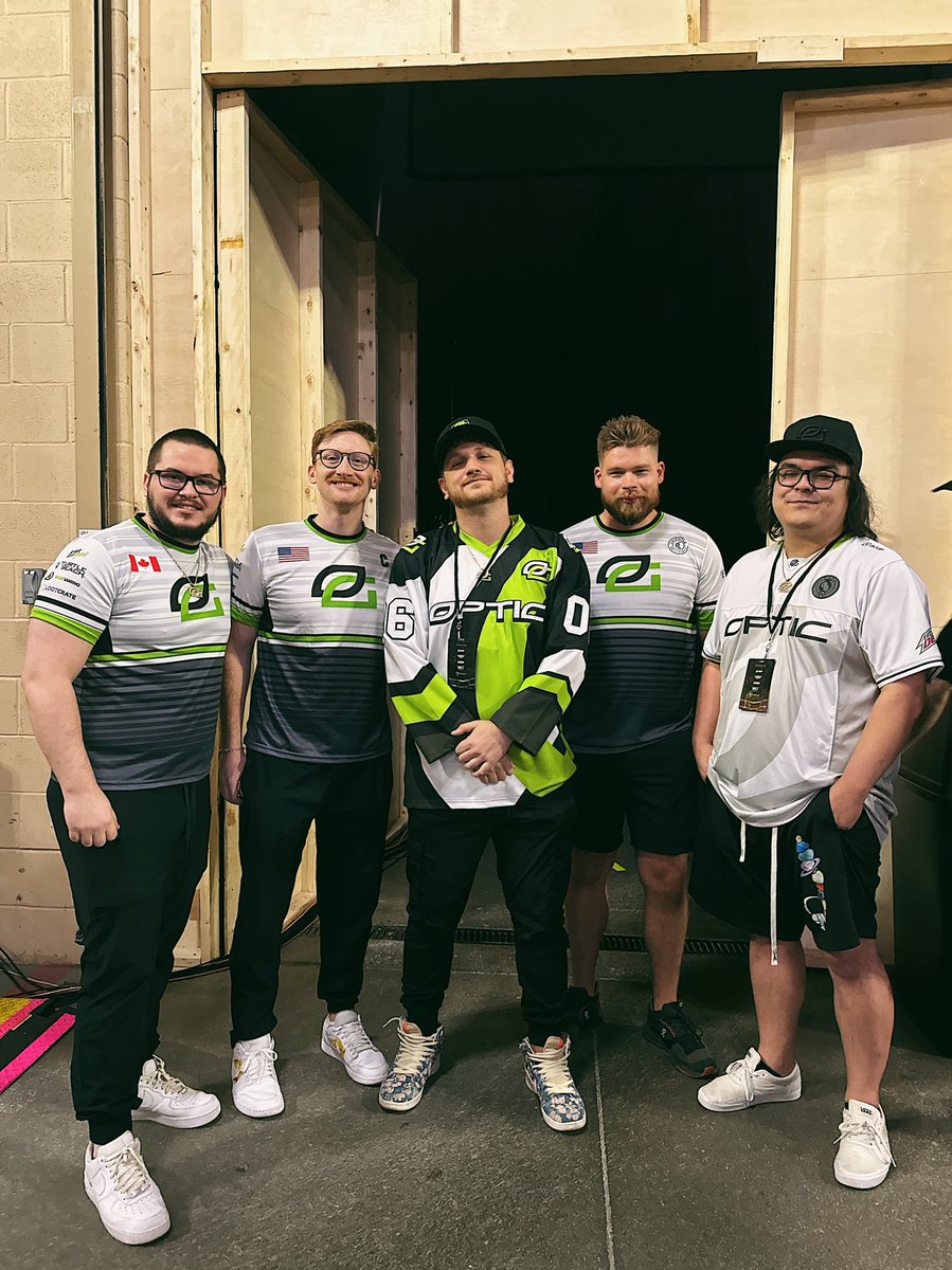 OpTic Hitch tweet media