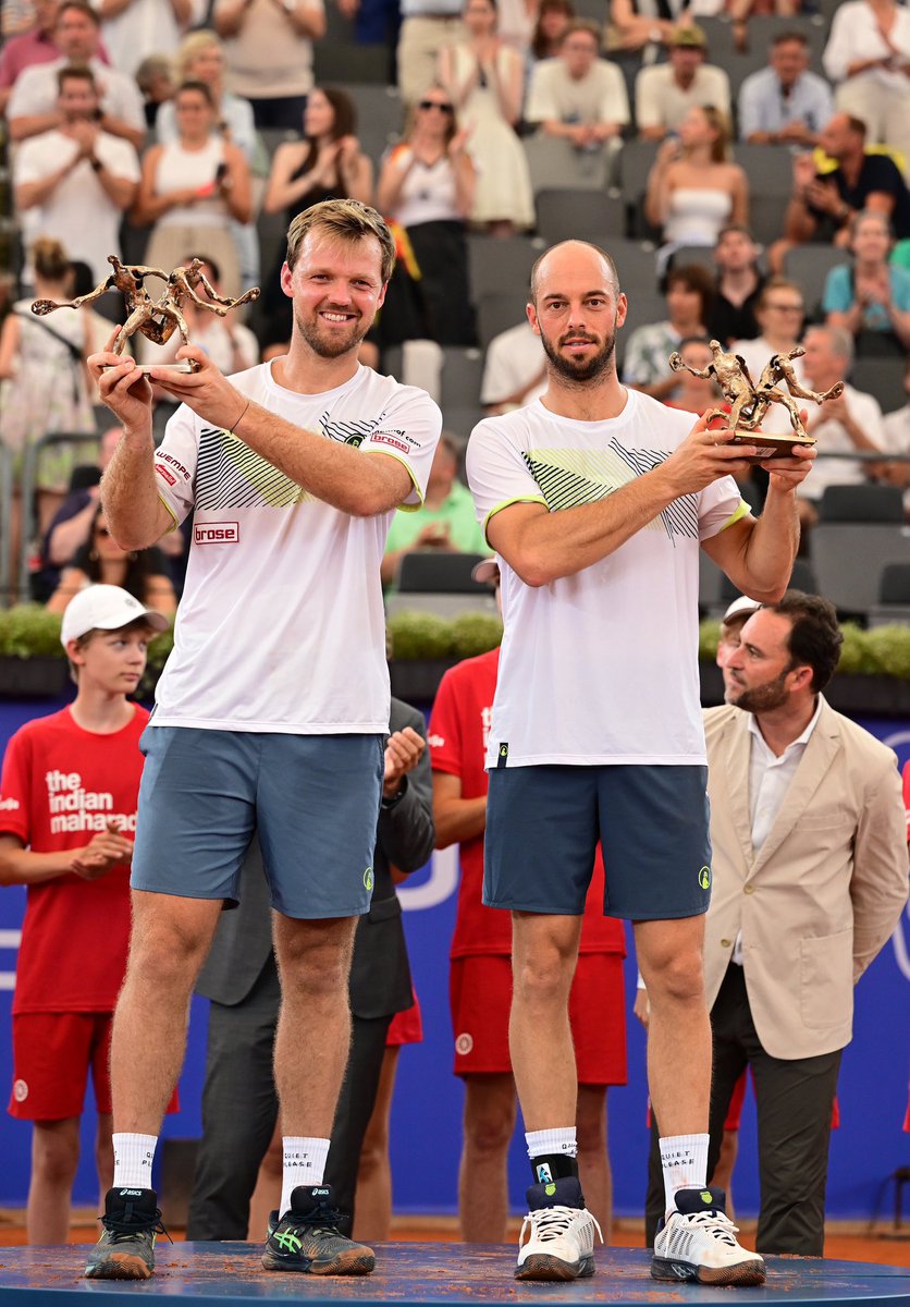 Not_Esportivas's tweet photo. ATP!
Parabéns aos duplistas campeões, os alemães Tim Puetz e o seu compatriota @KrawietzKevin que conquistaram o @atptour 500 de @hamburgopenatp, conquistando o primeiro título no ano e o segundo título na carreira juntos
#ATP #ATP500 #tennis #HamburgOpen #TimPuetz #KevinKrawietz https://t.co/1eFgeunhk6