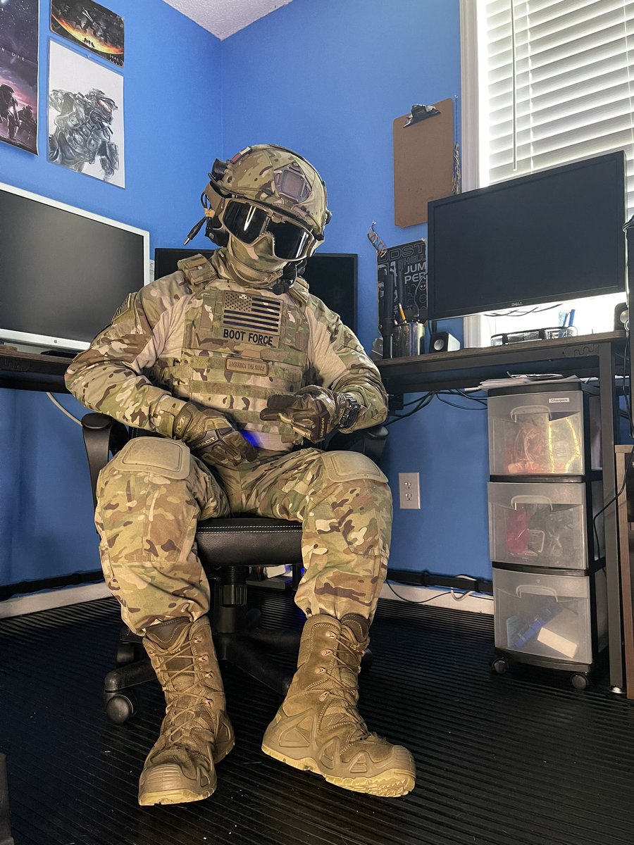 Full military drone mode activated for today. Who wants to come have some fun? 😈