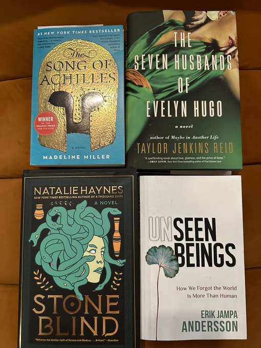 My Summer reading! ?? https://t.co/046eE92eLM