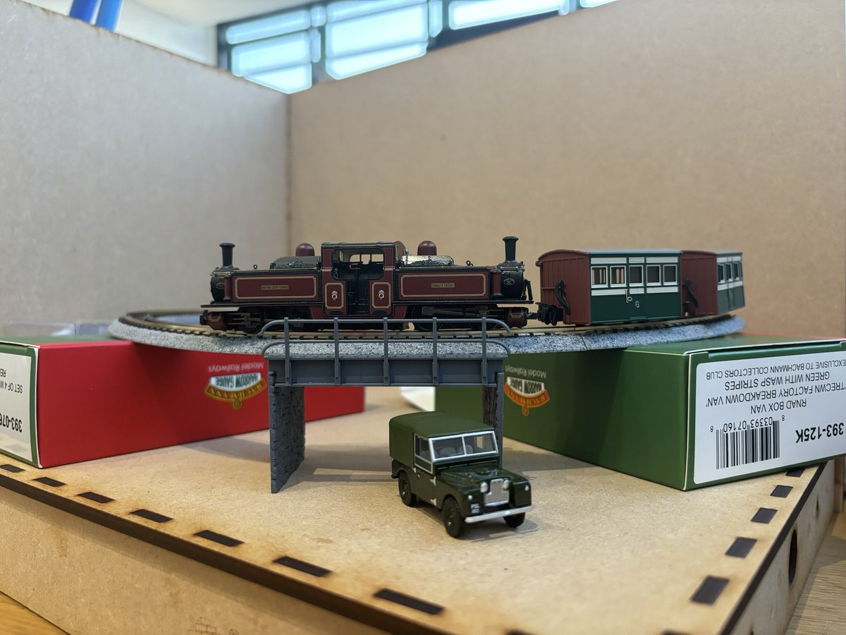 After a cold beer and an hour of work with a Ratio bridge kit bought at the Chatham show…