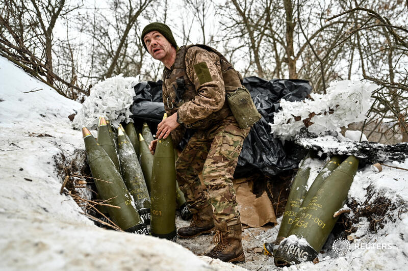 Reuters's tweet image. 🔊 The 155mm artillery shell is key to Ukraine's defense. How did a shortage come about and what does it mean for the war? Listen on a special edition of Reuters World News podcast reut.rs/46cczPq