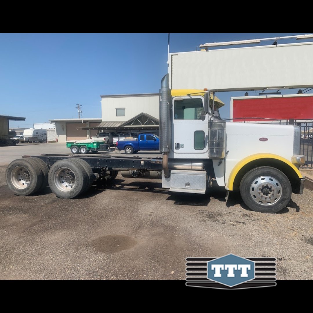 TTTExchange's tweet photo. HOW ABOUT THIS 2008 PETERBILT 388 CAB AND CHASSIS?
Manual 13-Speed Transmission
Cummins ISX-15 Engine
24.5 Aluminum Wheels
605,000 mi.
Starts/runs/Drives
No Lights/Codes
$36,000
Contact us at #844-888-6775 for more info.
#peterbilt #2008peterbilt #trucks #daycab https://t.co/qIzgCFnKwK