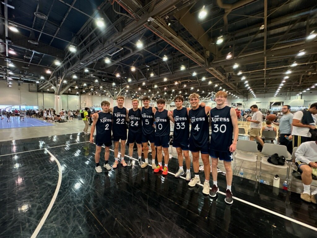 PacXpress boys in Vegas. <a href="/ShonKelly1/">#ballfighters</a> makes these kids better! Thanks for putting in the time.