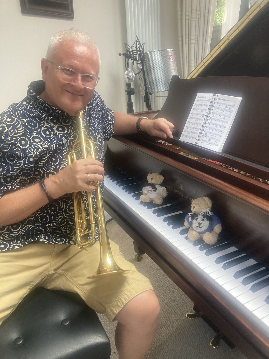 Oh, it was a great party and we found our favourite trumpet and a piano ❤️ we didn’t dance on the keys, even though Eyebrow Fred wanted to, I will have to culture him @MikeMikelovatt