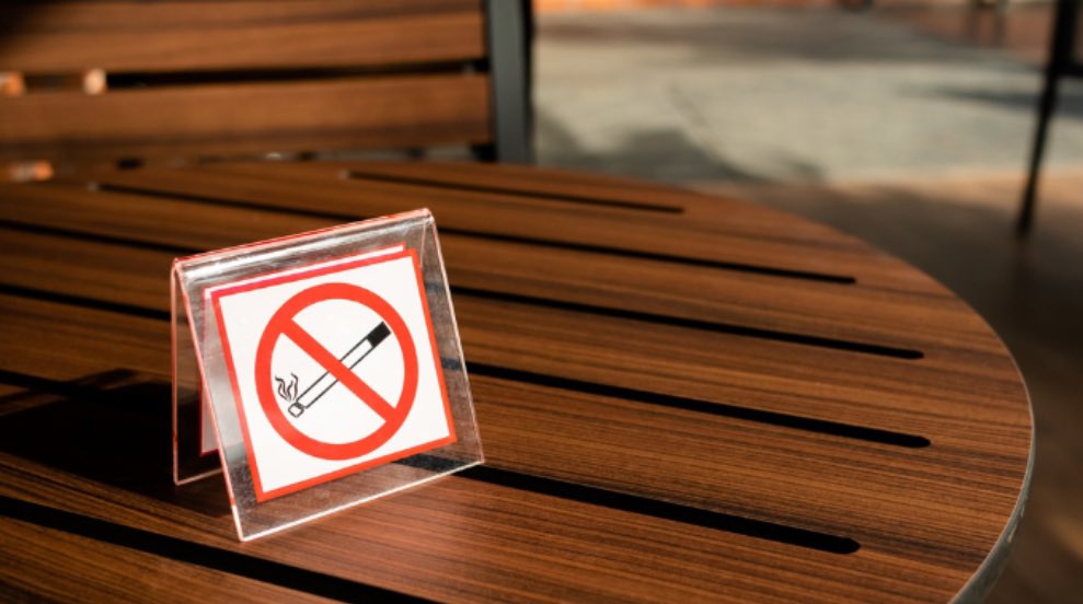 Désormais, il est interdit de fumer dans les restaurants et les lieux publics clos. Est-ce que les restaurants respectent cet arrêté ?

La RDC s’alignent aux bonnes pratiques déjà implantées ailleurs…

Arrêté N1250/CAB/MIN/SPHP/041/DCA/PNLCT/2022 du 26/11/2022

#RDC  #restaurant