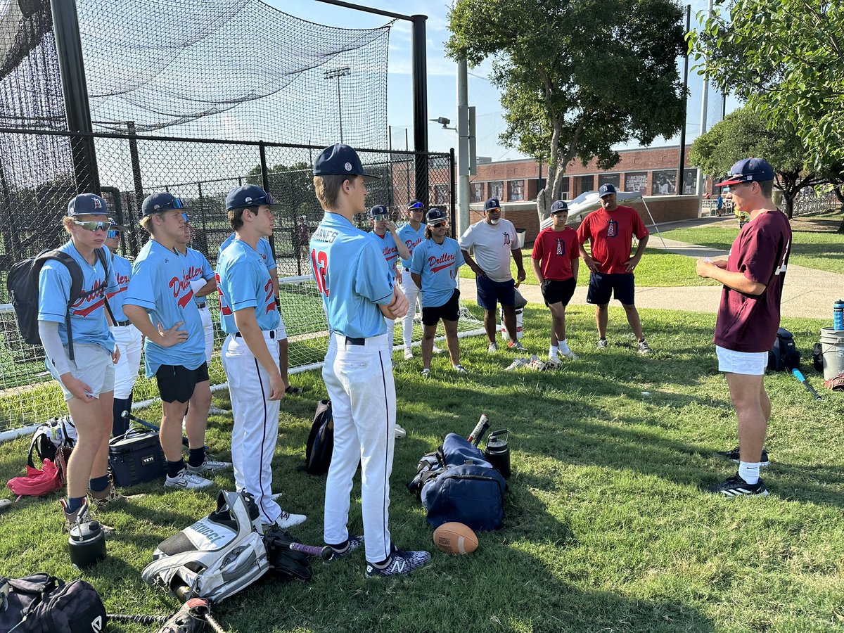Fun hearing former 2023 Driller <a href="/FarberRyne/">Ryne Farber</a> now <a href="/TxStateBaseball/">Texas State Baseball</a> speaking to the 2027 Alamo Drillers. Talked about winning on the field and off. Then the Drillers went out and took care of business in the semis to advance to the <a href="/FiveTool/">Five Tool Baseball</a> championship.