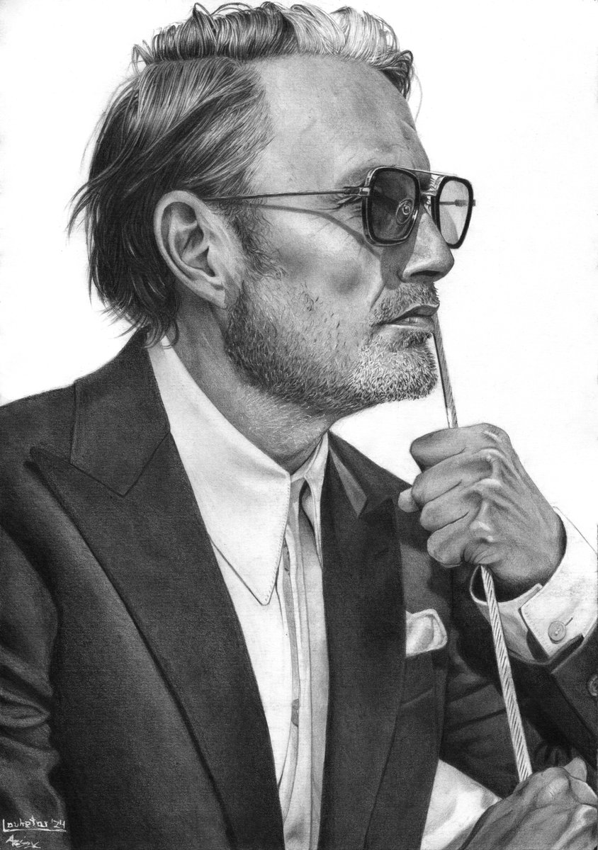 Sahti_Waari's tweet photo. it's done! I am free!

50+ hours of drawing done!
I'm not touching pencils for another 7 years now.

Mads better be impressed 😤

#MadsMikkelsen #portrait #Hannibal #art https://t.co/vsRq1zWL28