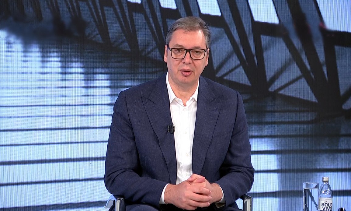 sns_srbija's tweet photo. Председник Републике Србије Александар #Vucic @avucic изјавио је, за ТВ Пинк, да je потписани Меморандум са ЕУ о критичним сировинама одлична ствар и велика прилика за Србију, али и цео регион и нагласио да је то шанса генерације. https://t.co/niKSUsi6HB https://t.co/YGu8mc7oU9