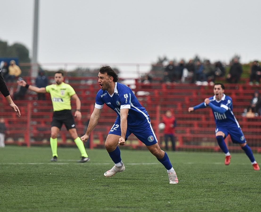 𝐆𝐚𝐧𝐨́ #𝐄𝐥𝐀𝐳𝐳𝐮𝐫𝐫𝐨 🇮🇹

Con goles de Barbato y García logramos la primera victoria 2 a 0 ante Terremoto

Gritos de gol 🗣⚽️⚽️

#StoriaNuova #VinciamoInsieme #Uruguay #Italia