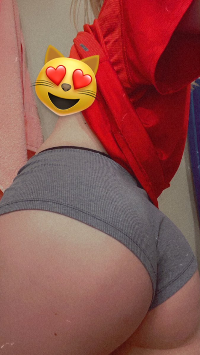 elunkaaaaaa's tweet photo. Dneska po fitku, líbí se vám můj zadeček? 😋❤️ budu mooc rada za retweet🥹💗 https://t.co/CIeqjBNljt