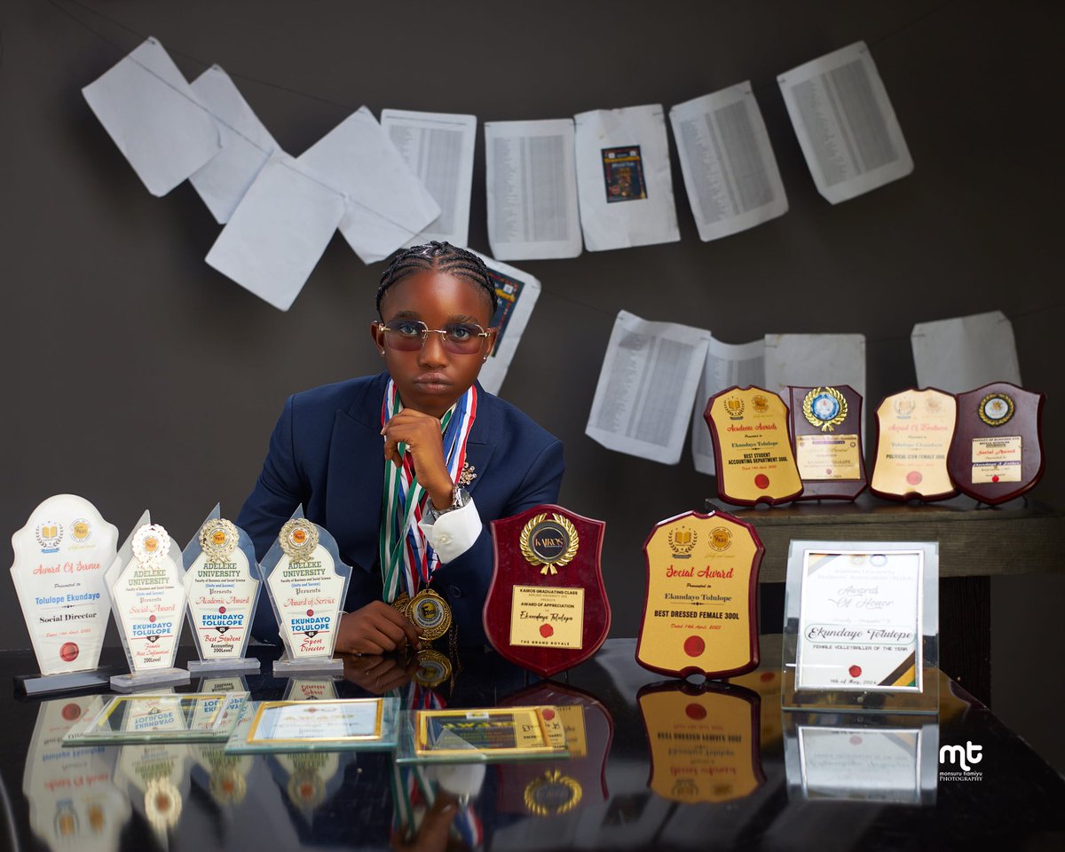 yabaleftonline's tweet photo. 19 year old Tolulope Ekundayo graduates with a First Class in Accounting from Adeleke University. https://t.co/980dnZPYyX