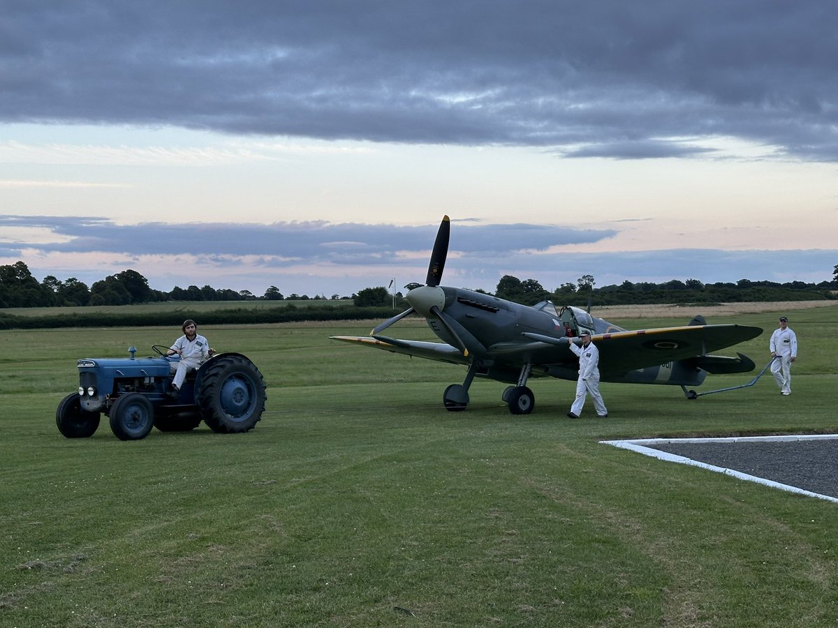 pbshakey's tweet image. What a Saturday night! I count myself incredibly lucky to have flown both the WW1 Sopwith Pup and the WW2 Spitfire Mk Vc in the same show. Two iconic, original single seat front line fighters from very different eras. Only at @ShuttleworthTru!