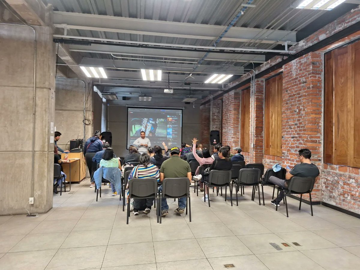 DGINDDECULT's tweet photo. Hoy realizamos una Sesión Extraordinaria de la Comisión Curatorial para la organización de la X Fiesta de las Culturas Indígenas, Pueblos y Barrios Originarios de la Ciudad de México.
¡Estamos emocionados por compartir con ustedes el resultado de este trabajo! 🥳💮 #XFCIPBO https://t.co/PKaACOaT9L
