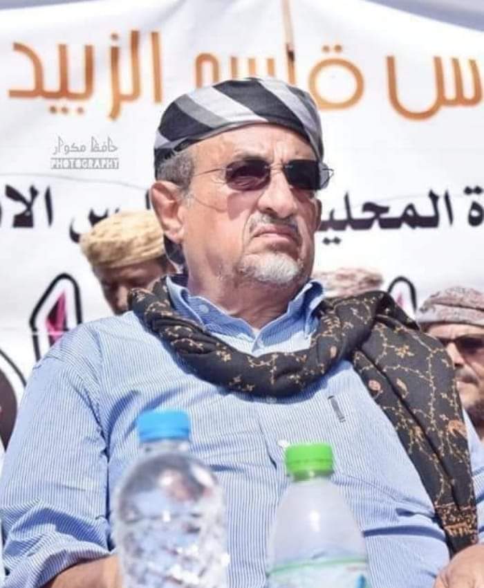 كان لي شرف الاستقاله من عضويةمجلس رئاسة الانتقالي الجنوبي حين رأيت عنصريتهم وبلطجتهم وعبثهم وفوضويتهم ورأيت بان الشماليين حتى في ظل غياب الدولة والقانون يردهم الشرع والعرف والقبيلةوالقيم الانسانيه اما جماعةمايسمى بالانتقالي فلايردهم خوف من خالق ولاحياءمن مخلوق.