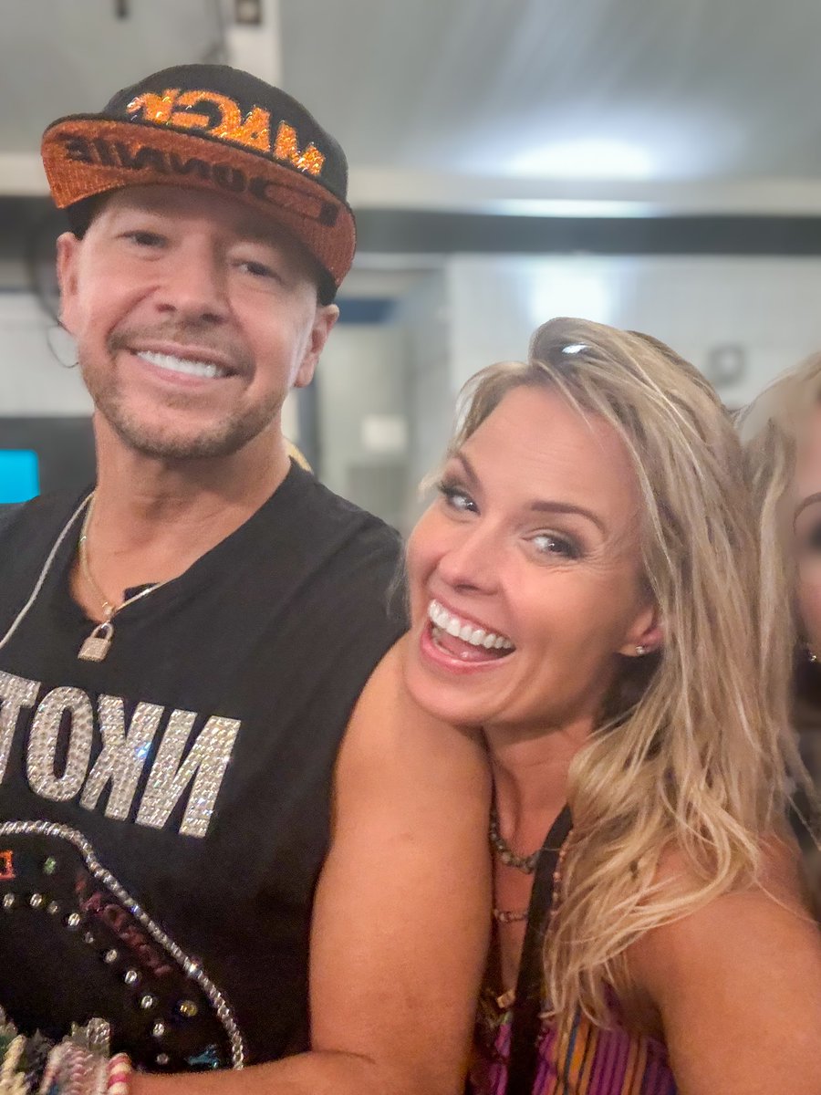 So much in Tampa! Can’t wait for Jacksonville tonight!!! <a href="/DonnieWahlberg/">Donnie Wahlberg</a>