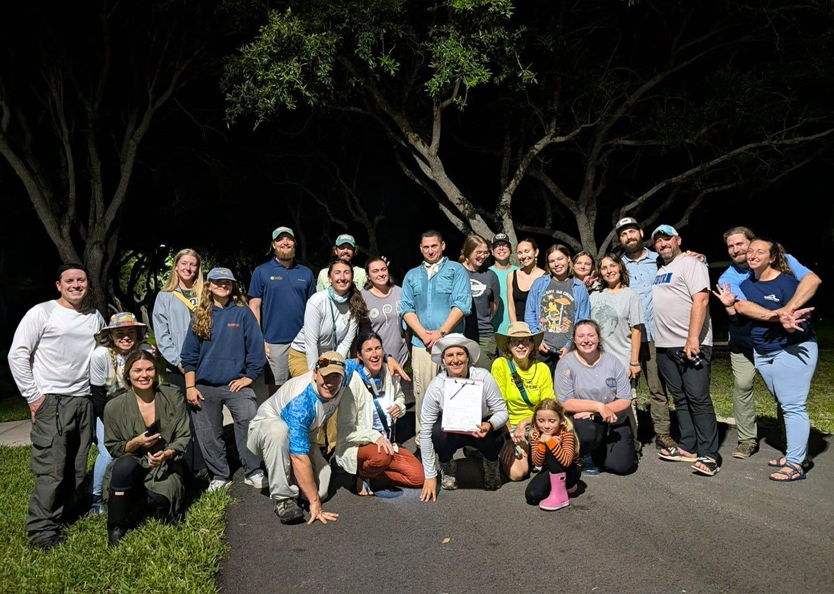 RisingTideFL's tweet photo. FROG WATCH article about our event in @CoastalBreeze_News! https://t.co/CfptPZRB7W🐸Join us on the 2nd of 3 frog watch nights, 8/9. Free registration link in the article. #NaplesOutfitters #NaplesBotanicalGardens #frogwatch #environmentaleducation #frogs #bayshoreartsdistrict https://t.co/jT8y4XJ9Ws