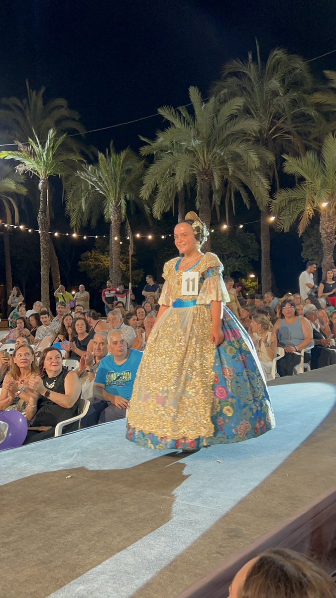 FallaPlazaJesus's tweet image. El divendres passat va tindre lloc la preselecció del nostre sector en la qual Ana i Irene van brillar com mai i van representar a FPJ de la millor manera possible. ❤️Gràcies per tot xiques 🍀🔥
#jesus #mercat #preseleccio #palau #ffmm