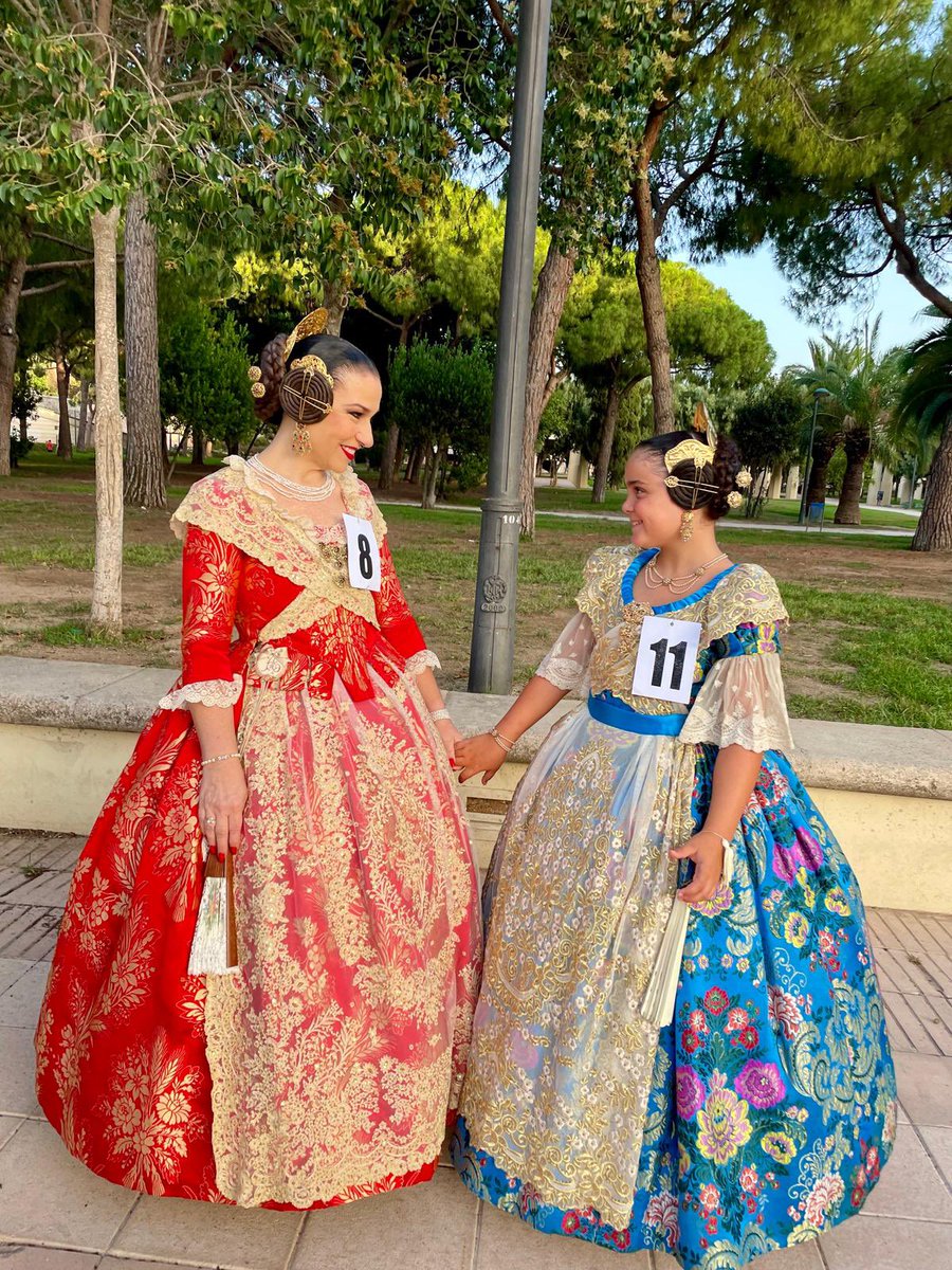 FallaPlazaJesus's tweet image. El divendres passat va tindre lloc la preselecció del nostre sector en la qual Ana i Irene van brillar com mai i van representar a FPJ de la millor manera possible. ❤️Gràcies per tot xiques 🍀🔥
#jesus #mercat #preseleccio #palau #ffmm