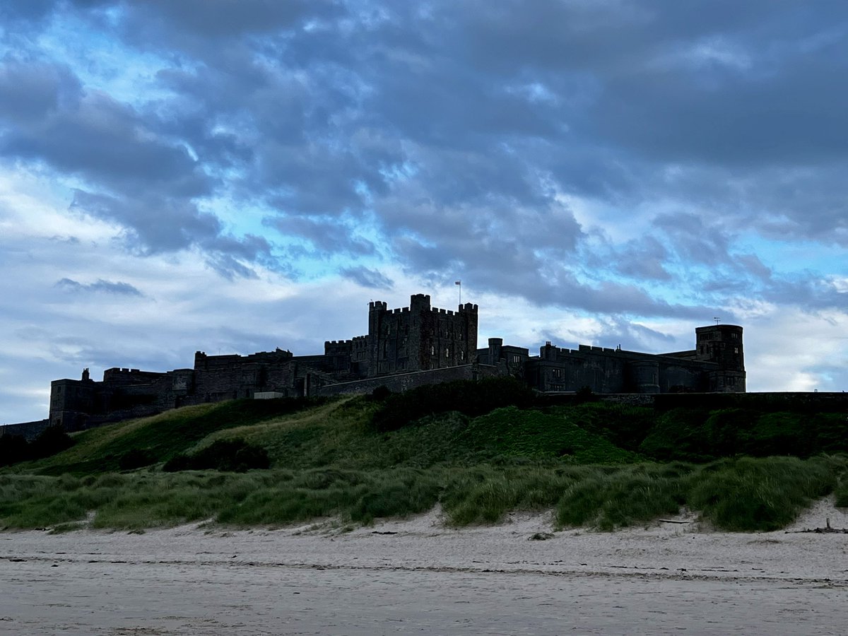 Bamburgh Castle looking very dramatic this evening 🏰