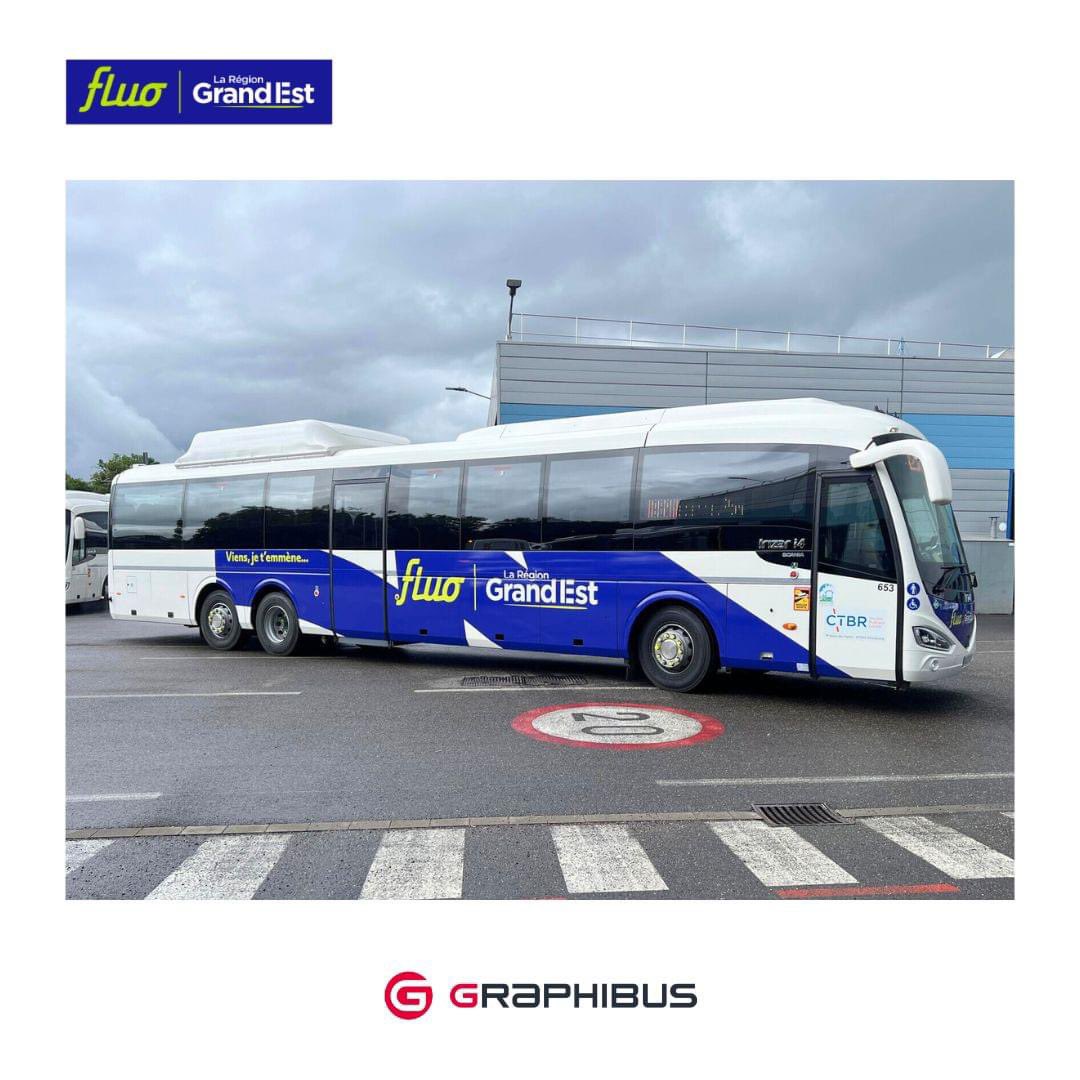amd_rln's tweet photo. @_Valentin67_ @TI_Bischheim @fluograndest @TER__SNCF Les rames sortent enfin avec la nouvelle livrée #FluoGrandEst déjà appliquée sur les cars. En espérant que les AGC/ZGC la revêtissent aussi. https://t.co/QyVvlPmEWK