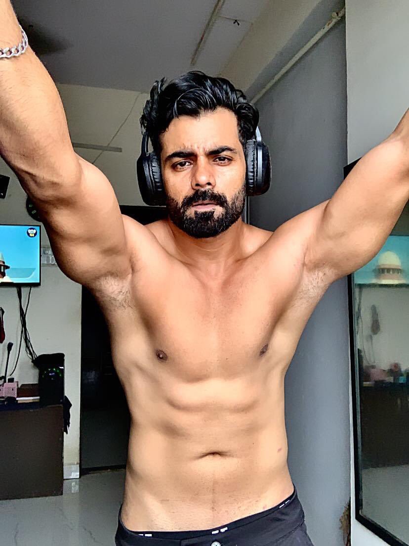 vinn_modgill's tweet photo. Donβt settle for what life gives you, make life better and build something π₯
#vinnmodgill #fitnessjourney #pictureoftheday #selflove #gymmotivation # https://t.co/hgoBqmlUMC