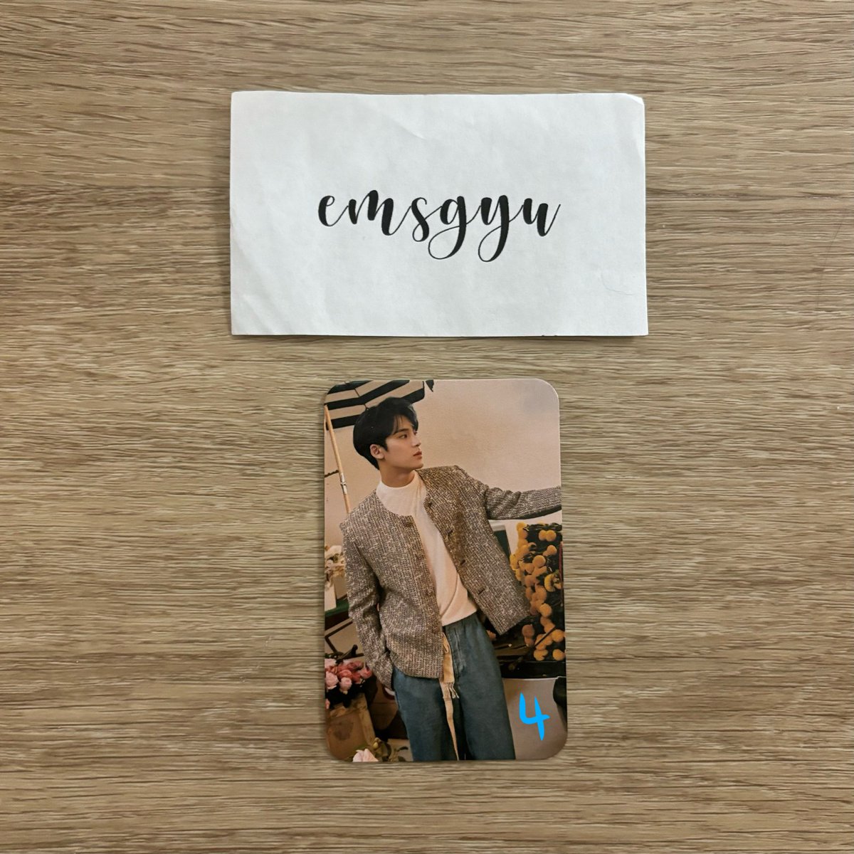 emsgyu's tweet photo. [wts] seventeen photocards

📍 usa based, ww ok!
🐇 read carrd info + rules first
🐇 pls dm if interested
🐇 prices in pic ($ usd) + shipping
🐇 availability in thread below

🏷 wts seventeen svt joshua dino minghao the8 seungkwan mingyu dk jeonghan photocard pc pcs kpop sale wtt https://t.co/okf74H84o7