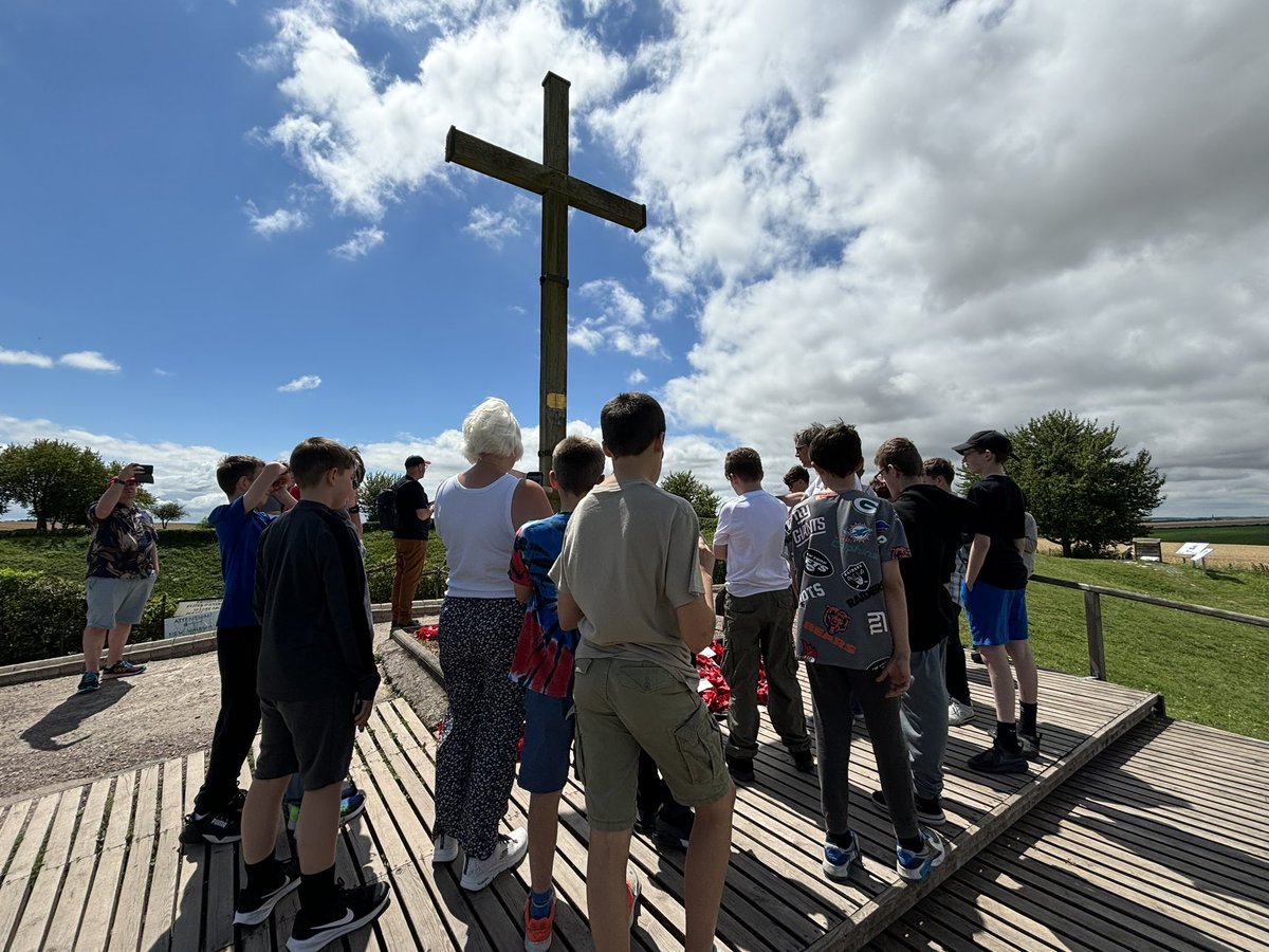 mfl_sbs's tweet photo. A great afternoon spent visiting various sites in the Somme. Our boys displayed interest and respect in equal measure. #sbsfrance2024 @StBirinusSchool https://t.co/z3jAMaTmKC