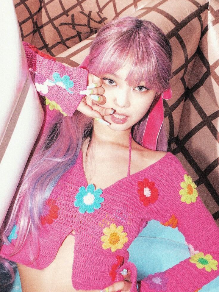 jenniescharts's tweet photo. “One Of The Girls” with #JENNIE (132.9M) is now the most streamed song by Kpop act on US Spotify Chart, surpassing “Dynamite” (131.9M) https://t.co/JiBNOggANz