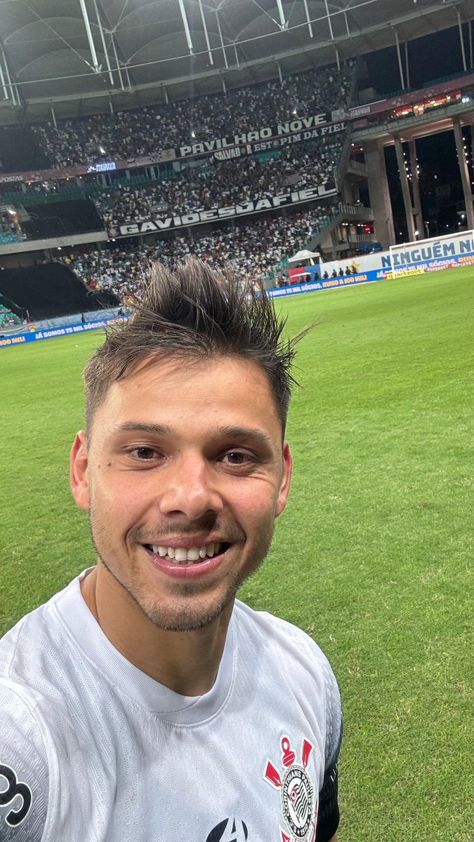 É HONRA! 

SELFIE DO NOSSO PARAGUAIO, O ARTILHEIRO DE HOJE!!! 🖤🤳🏽

#BAHxSCCP
#VaiCorinthians