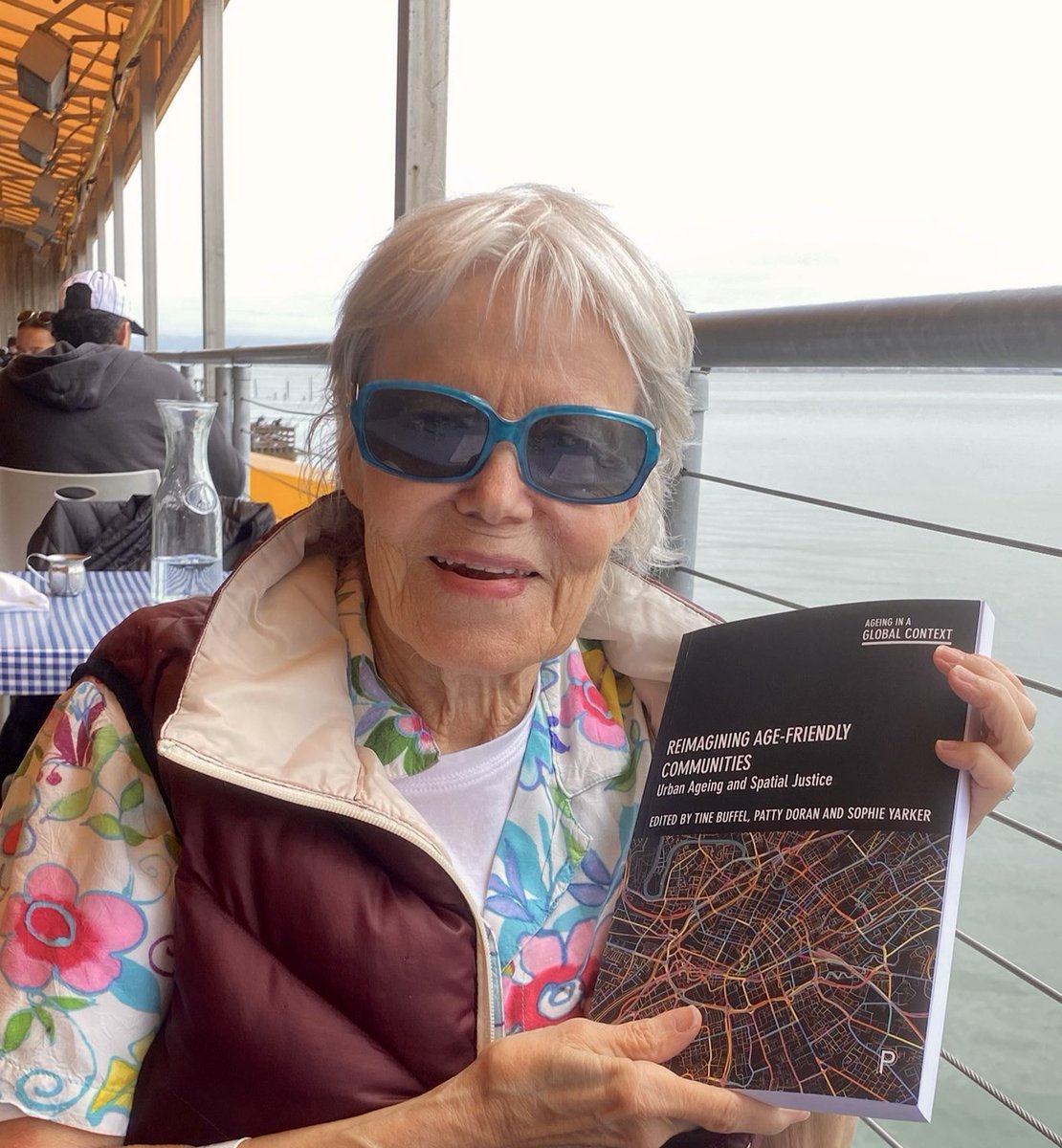 jarmin_yeh's tweet photo. @BuffelTine @MUARG1 @bsg2024 @uomsoss @_niamhkavanagh1 @lutilang @Patty_NZ @skyarker @TenquistMiriam @tesshart_ @agingworld I caught up with Professor Emerita of Sociology, Carroll Estes, who was very happy to get her hands on a copy of this new book! #urbanageing #spatialjustice #agefriendly #gerotwitter #criticalgerontology #politicaleconomyofaging #emancipatorysciences https://t.co/sw4ZtZ24lZ