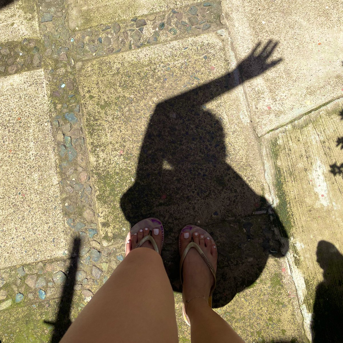 white nails 🤍🤍
#summerfeet 👅