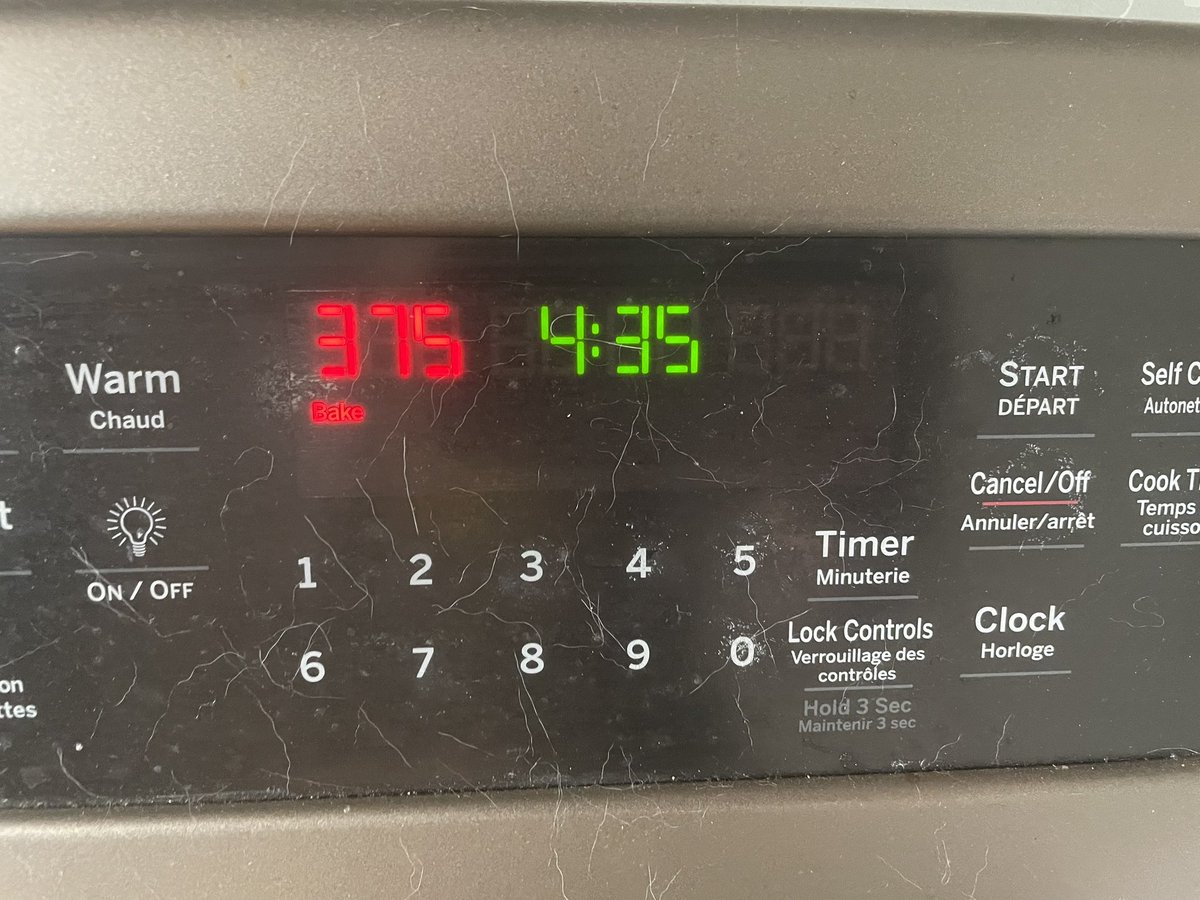 HeChoseLevi's tweet photo. @GTboutique Why have oven instructions if the packaging is going to melt in the oven after 20 minutes when the total cook time I almost an hour https://t.co/Jizm1CP4T5
