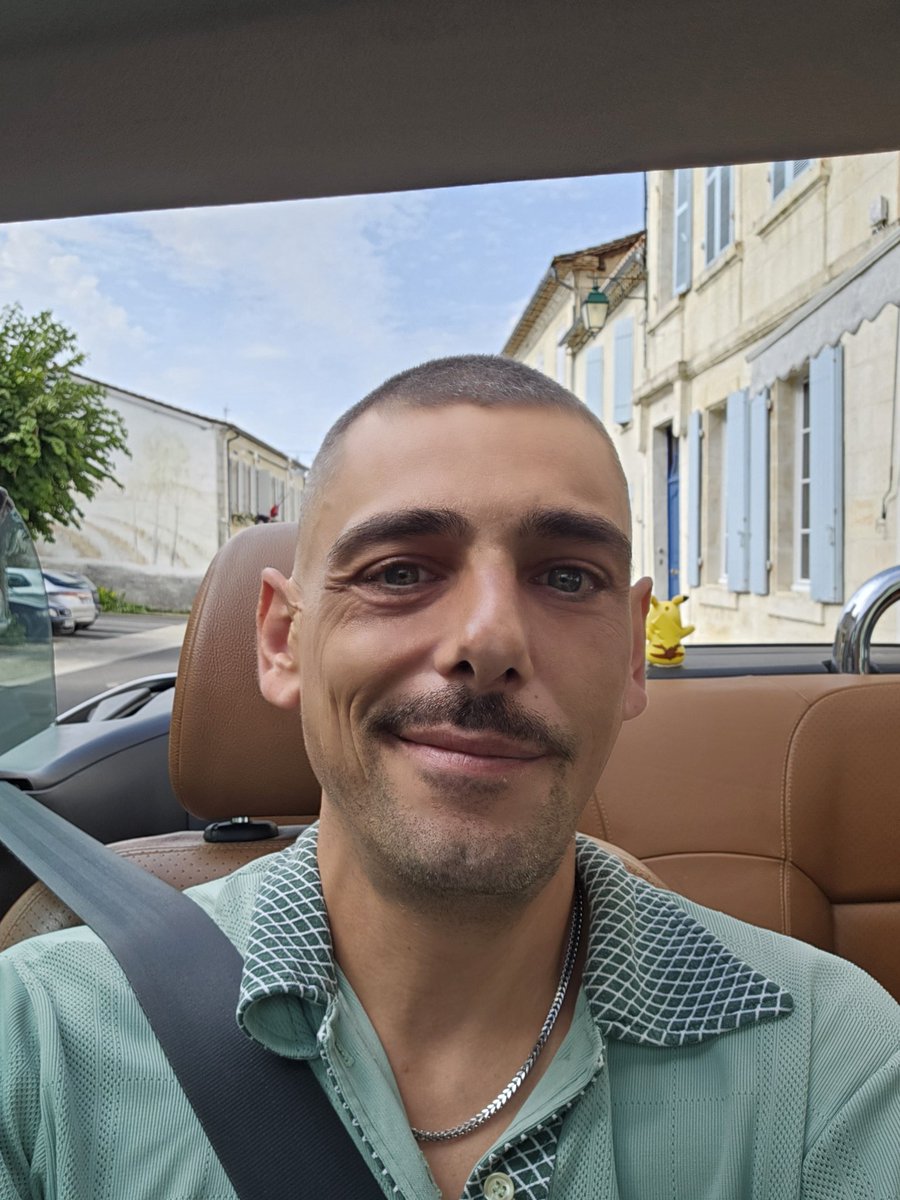 Pti daddy  qui croit encore avoir moins de 30 ans 😅🙄