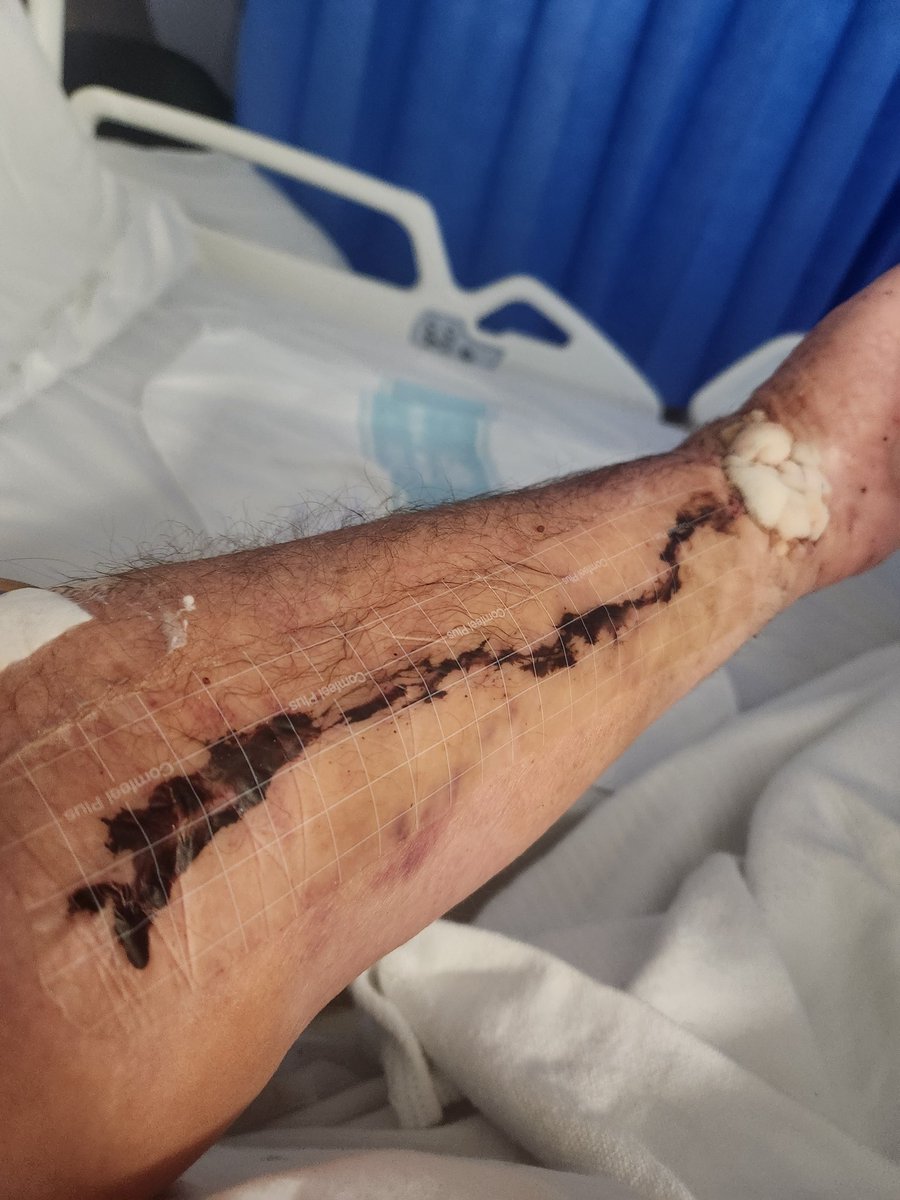 LadSidney's tweet image. Messy, right?