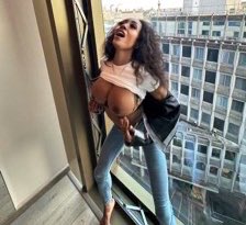 Dying to get my big juicy tits out of wearing this tight top 😉🔞SEE&hellip;a WHOLE LOT MORE C U M A N D P L AY<a href="/tag/lingerie"class="tags"><span>#lingerie</span></a><a href="/tag/stockings"class="tags"><span>#stockings</span></a><a href="/tag/sexyattire"class="tags"><span>#sexyattire</span></a>