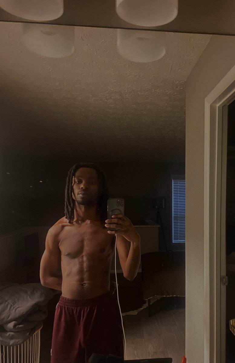 Taijerx's tweet photo. Fresh out the gym 😶‍🌫️ https://t.co/I8ed96Zg8d
